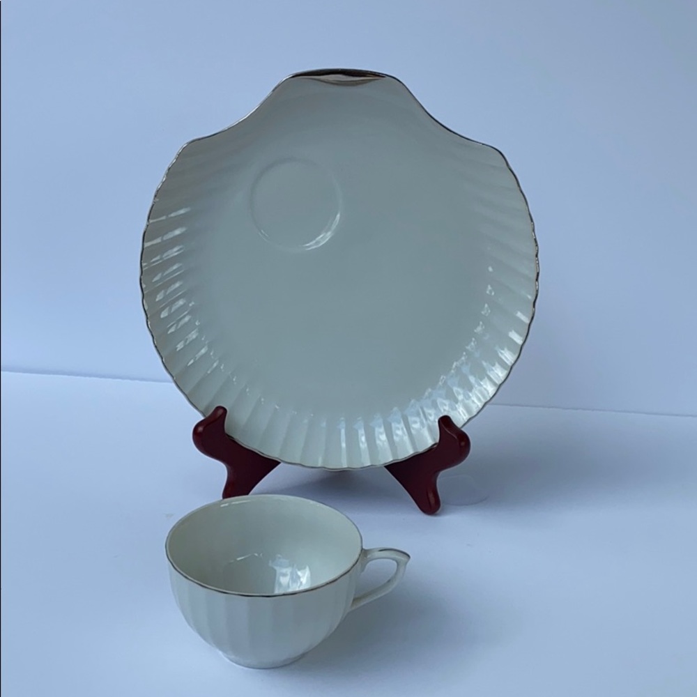 Breakfast shell cups plates china porcelain white